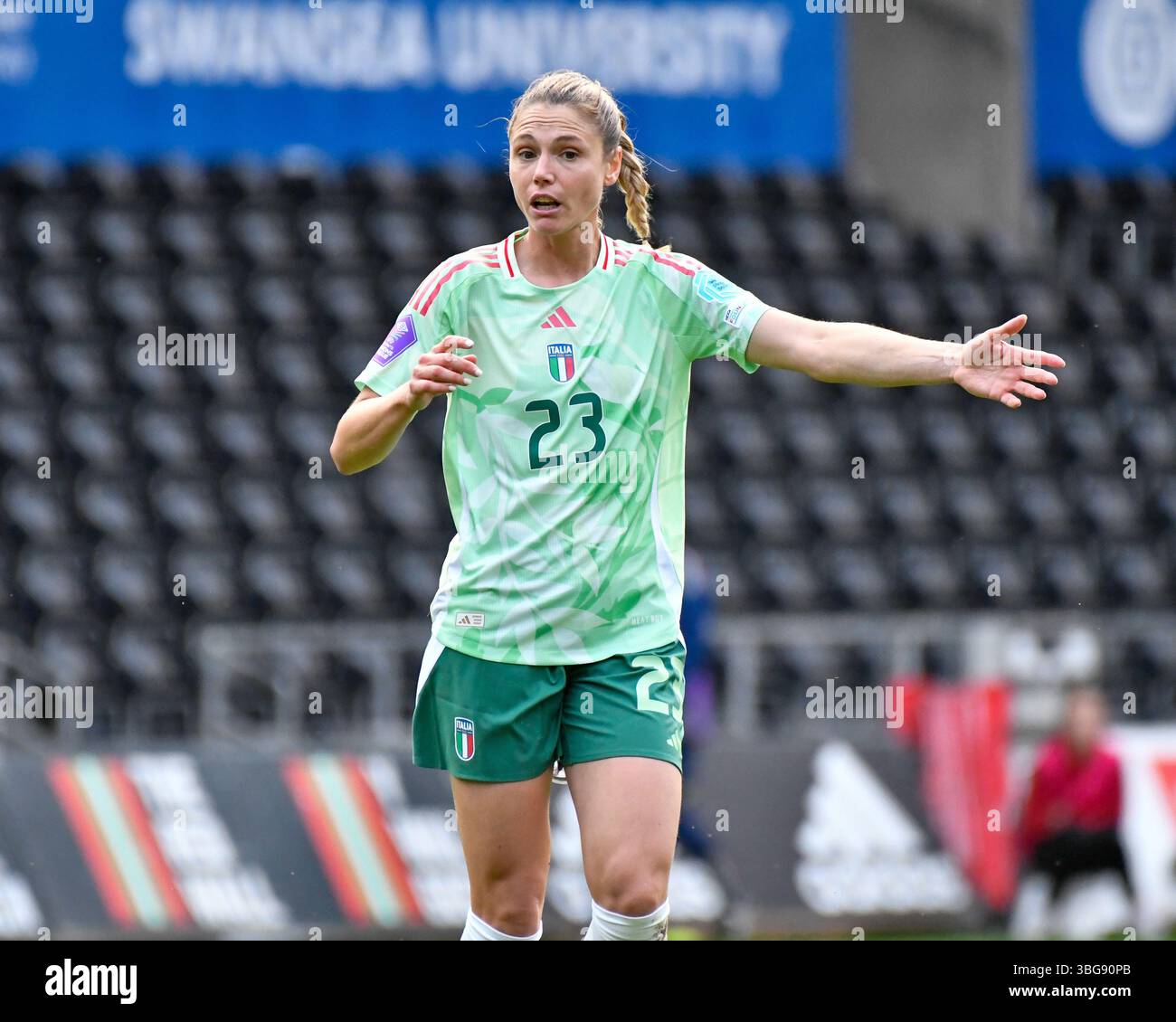 Swansea, pays de Galles. 3 juin 2025. Cecilia Salvai, italienne, lors du match du Groupe A4 de l'UEFA Women's Nations League entre le pays de Galles et l'Italie au stade Swansea.com de Swansea, pays de Galles, Royaume-Uni, le 3 juin 2025. Crédit : Duncan Thomas/Majestic Media. Banque D'Images