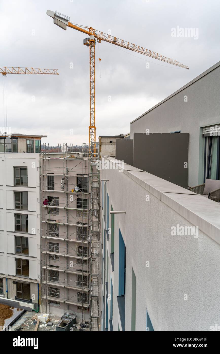 Site de construction de maisons vu à Ulm, une ville dans un état nommé Baden-Wuerttemberg dans le sud-ouest de l'Allemagne Banque D'Images