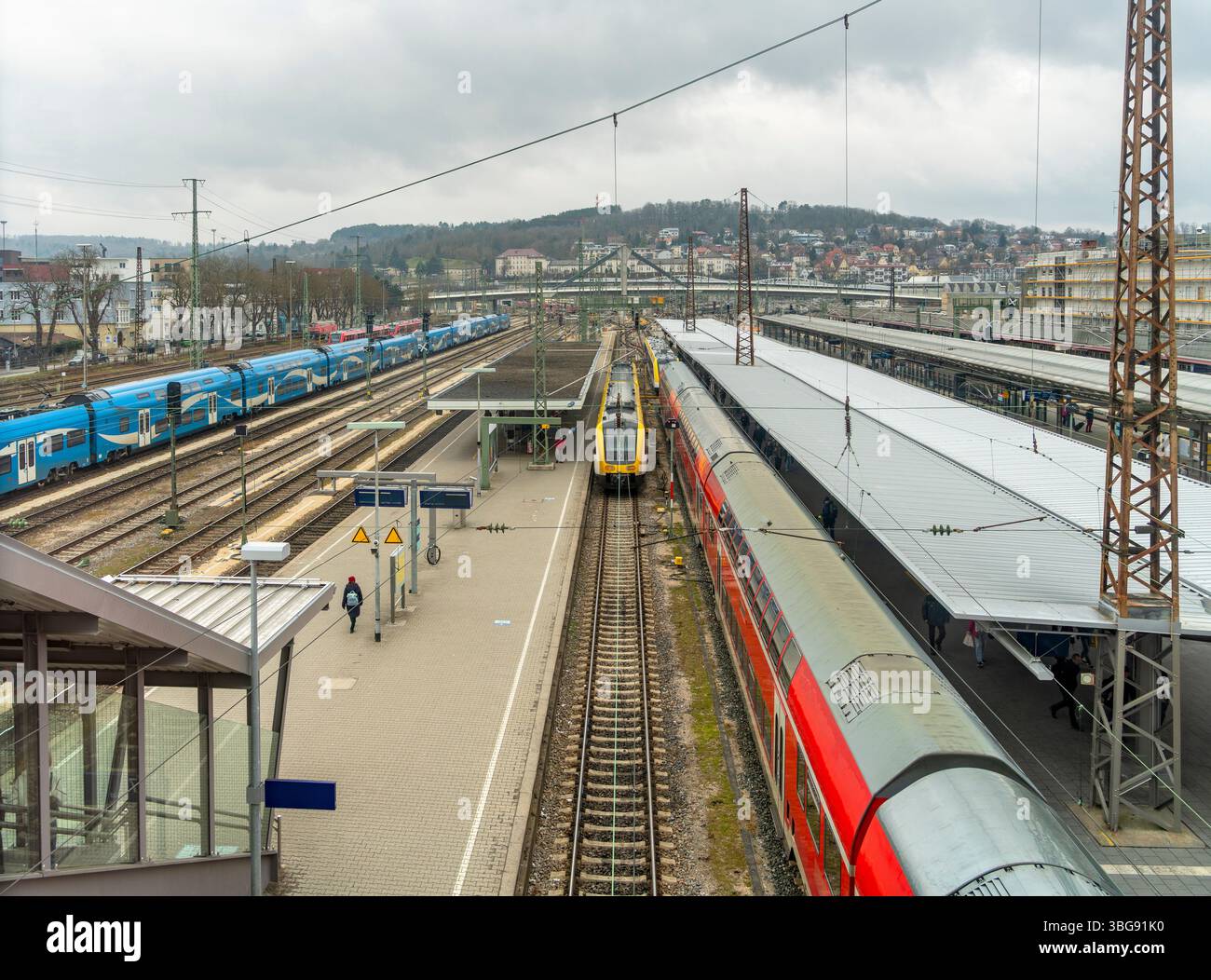 Paysage de chemin de fer à angle élevé vu à Ulm, une ville dans un état nommé Baden-Wuerttemberg dans le sud-ouest de l'Allemagne Banque D'Images