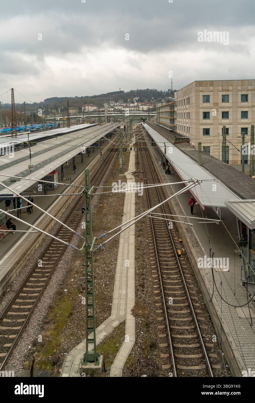 Paysage de chemin de fer à angle élevé vu à Ulm, une ville dans un état nommé Baden-Wuerttemberg dans le sud-ouest de l'Allemagne Banque D'Images