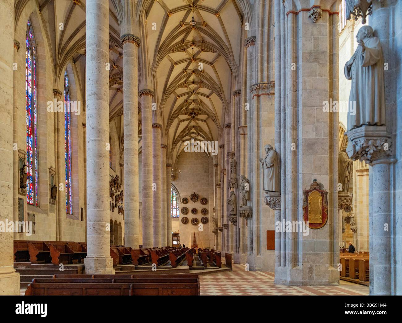 Paysage à l'intérieur de la Ulm Minster à Ulm, une ville dans un état nommé Bade-Wuerttemberg dans le sud-ouest de l'Allemagne Banque D'Images