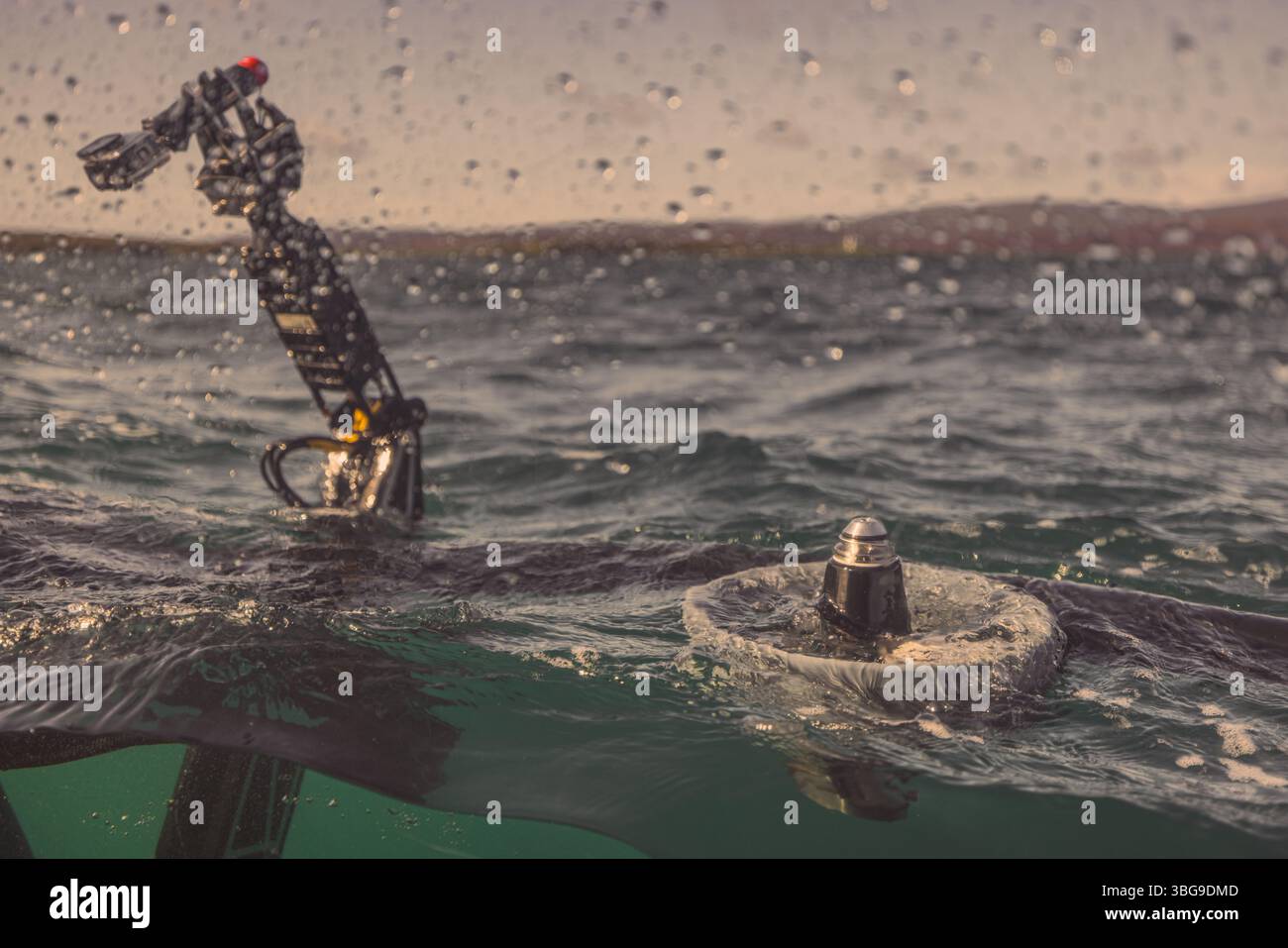 Propulseur sous-marin et plate-forme de caméra au-dessus de l'épave du SMS Markgraf, cuirassé allemand de la première Guerre mondiale coulé à Scapa Flow, Orcades, Royaume-Uni. Banque D'Images