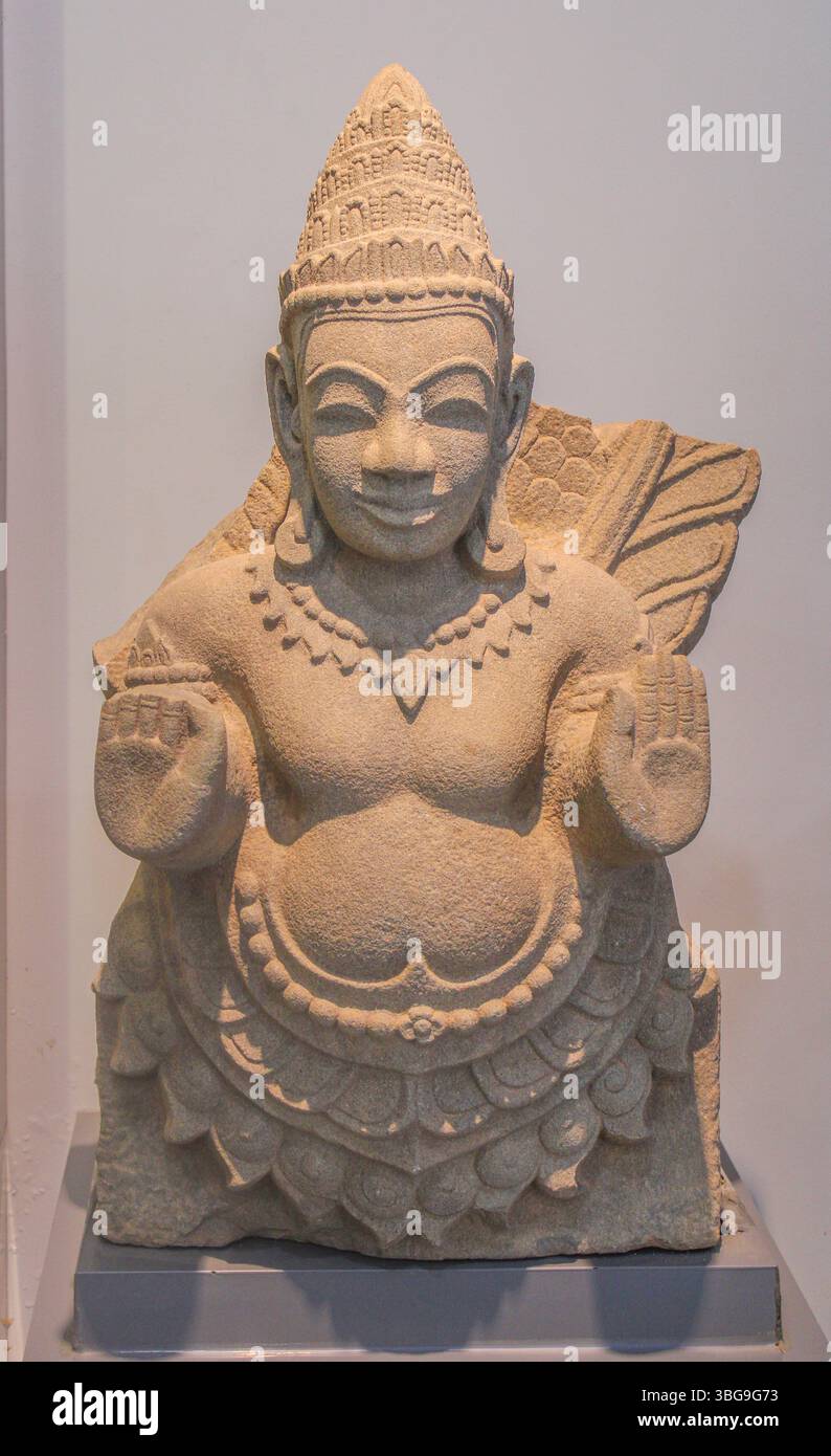 Vietnam, Hue. Musée des Antiquités royales de Hué. Statue de Kinnara. Site de Thap Mam, an Nhon, Binh Dinh. XII-XIII siècles. Grès dur. Kinnara est un Banque D'Images
