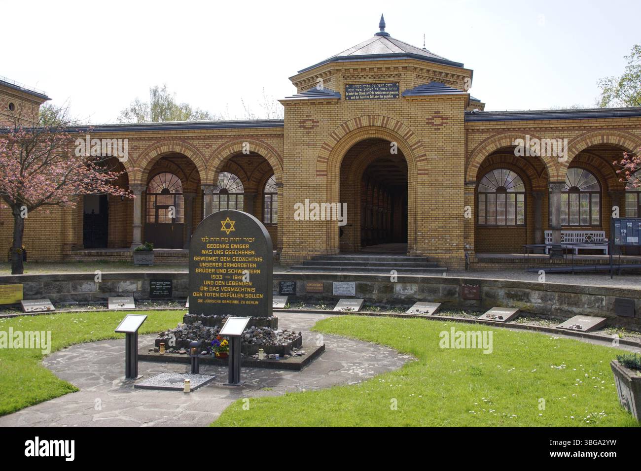 Zone d'entrée du cimetière juif Berlin Weissensee, Allemagne, Europe Banque D'Images