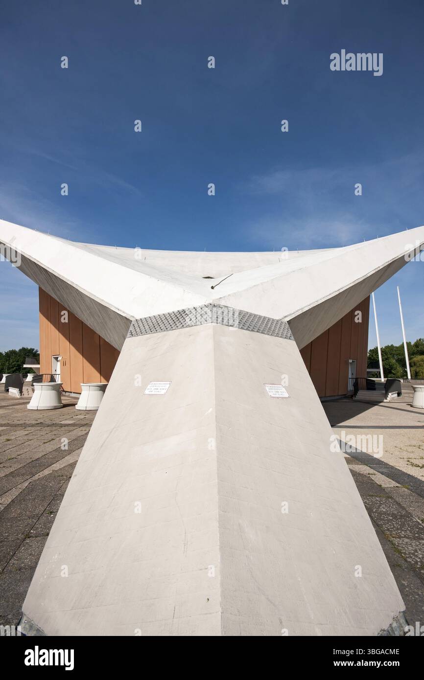 Construction du toit de la salle de congrès à Berlin, Allemagne, Europe Banque D'Images