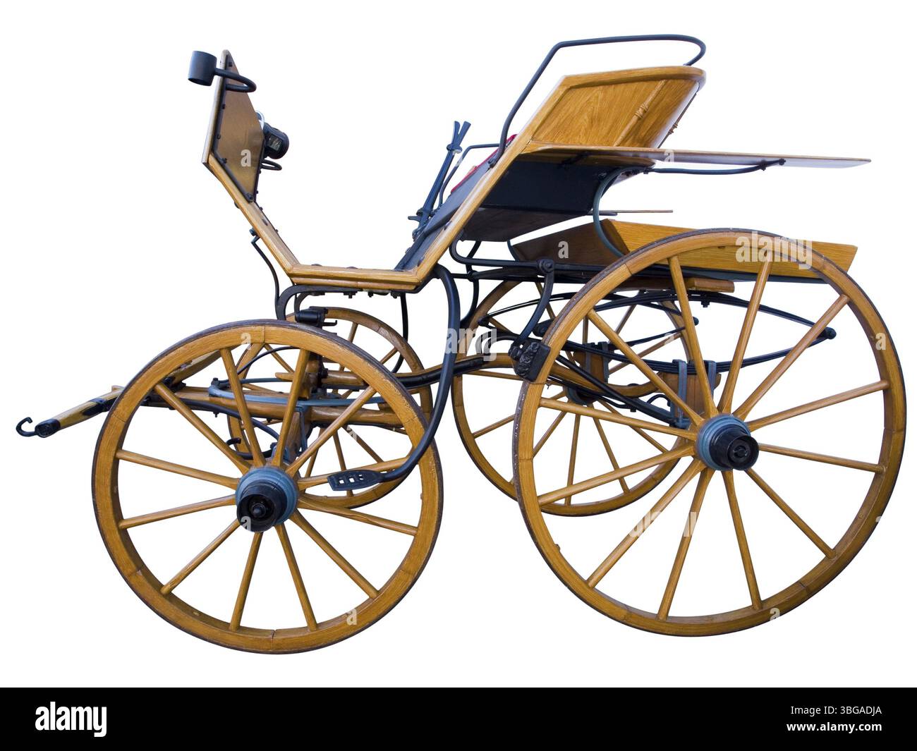 Vue générale d'un chariot historique ouvert de la vallée du Passeier en 1795 dans le Tyrol du Sud / Italie sur fond blanc, vue de profil à Eye le Banque D'Images