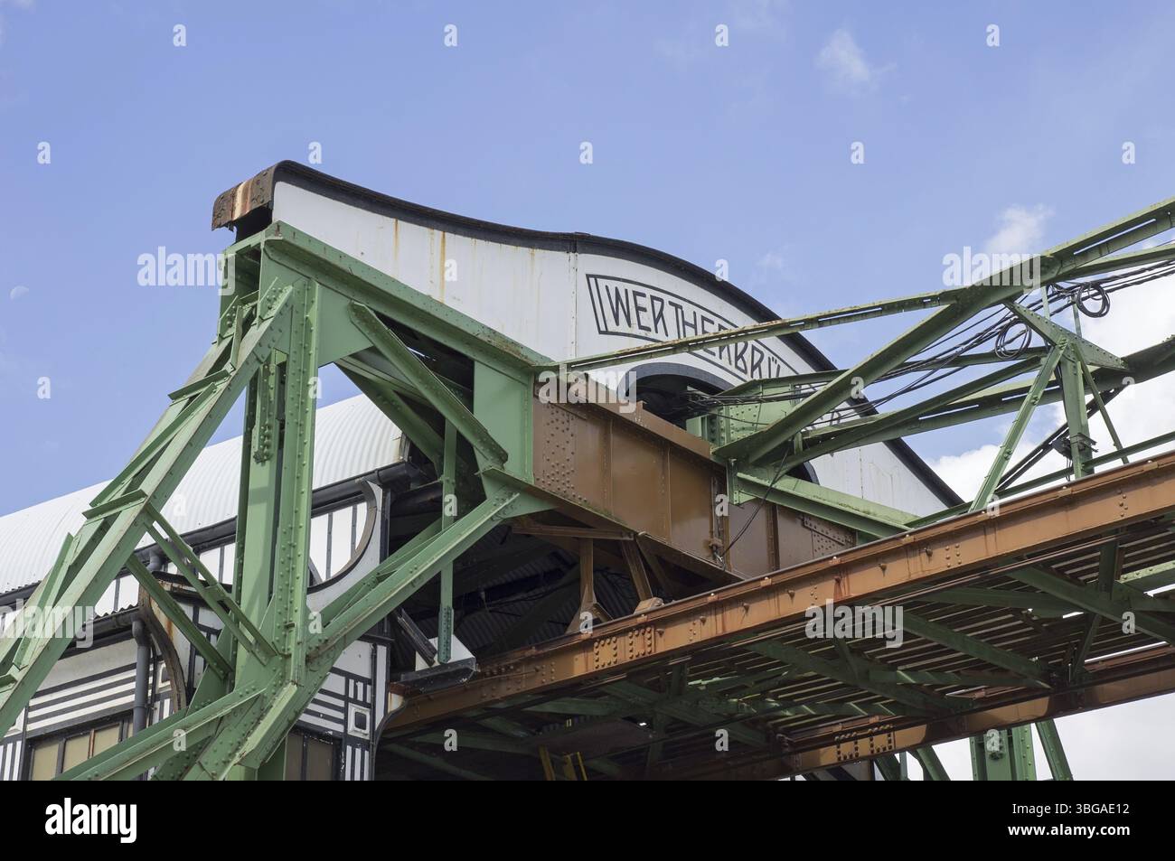 Gare ferroviaire suspendue Werther Bridge à Wuppertal, Allemagne, Europe Banque D'Images