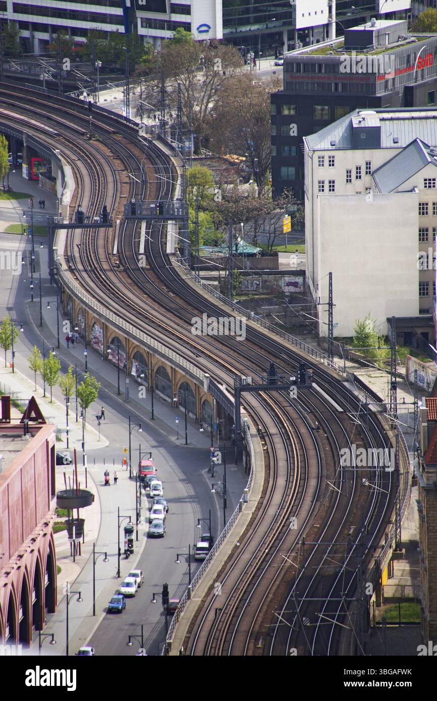 Chemin de fer urbain à Berlin entre Alexanderplatz et Janowitzbridge, Germyna Banque D'Images