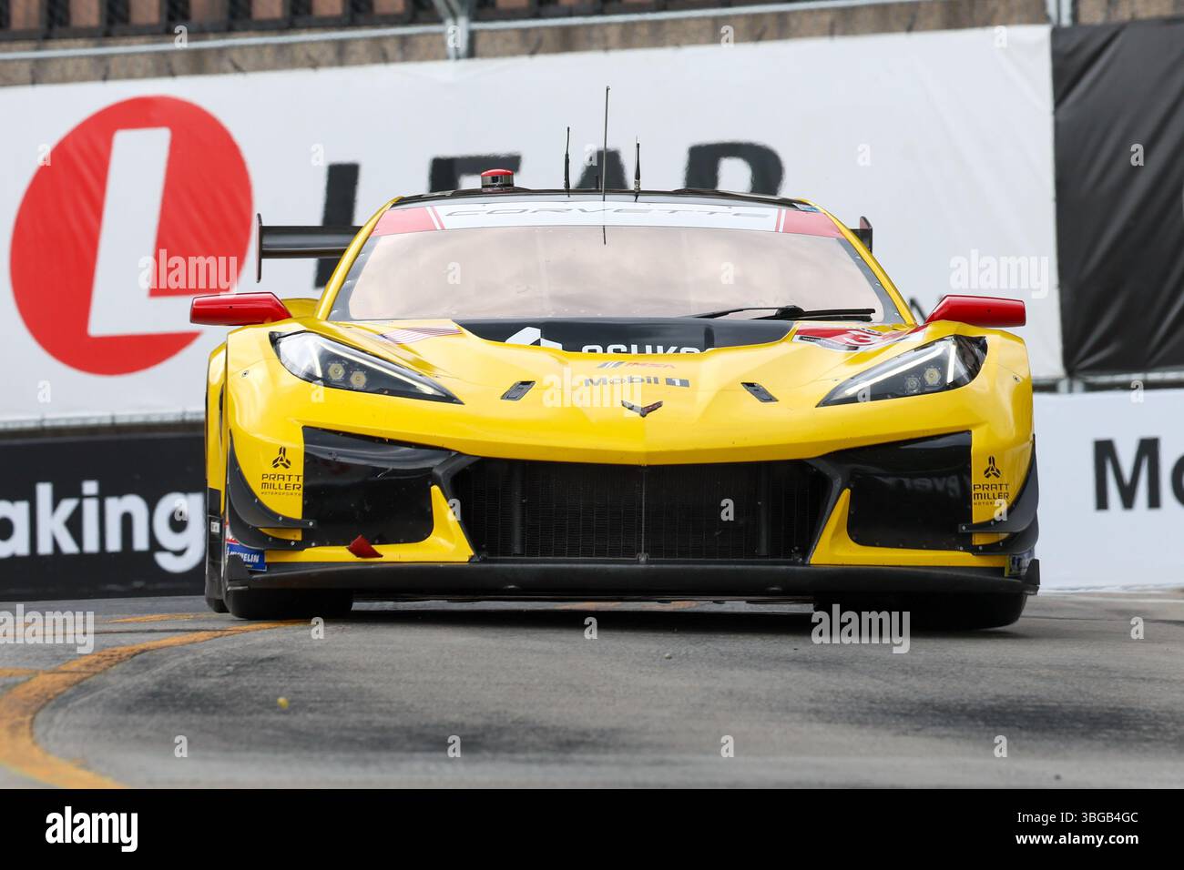 30 mai 2025 : le pilote de Corvette Racing Pratt Miller Motorsports Alexander Sims (3) conduit pendant les qualifications pour le Grand Prix de Détroit Chevrolet Sports car Classic. La série IMSA WeatherTech Sportscar organise le Grand Prix de Detroit Chevrolet Detroit Sports car Classic dans les rues du centre-ville de Detroit, Michigan. (Jonathan Tenca/CSM) Banque D'Images