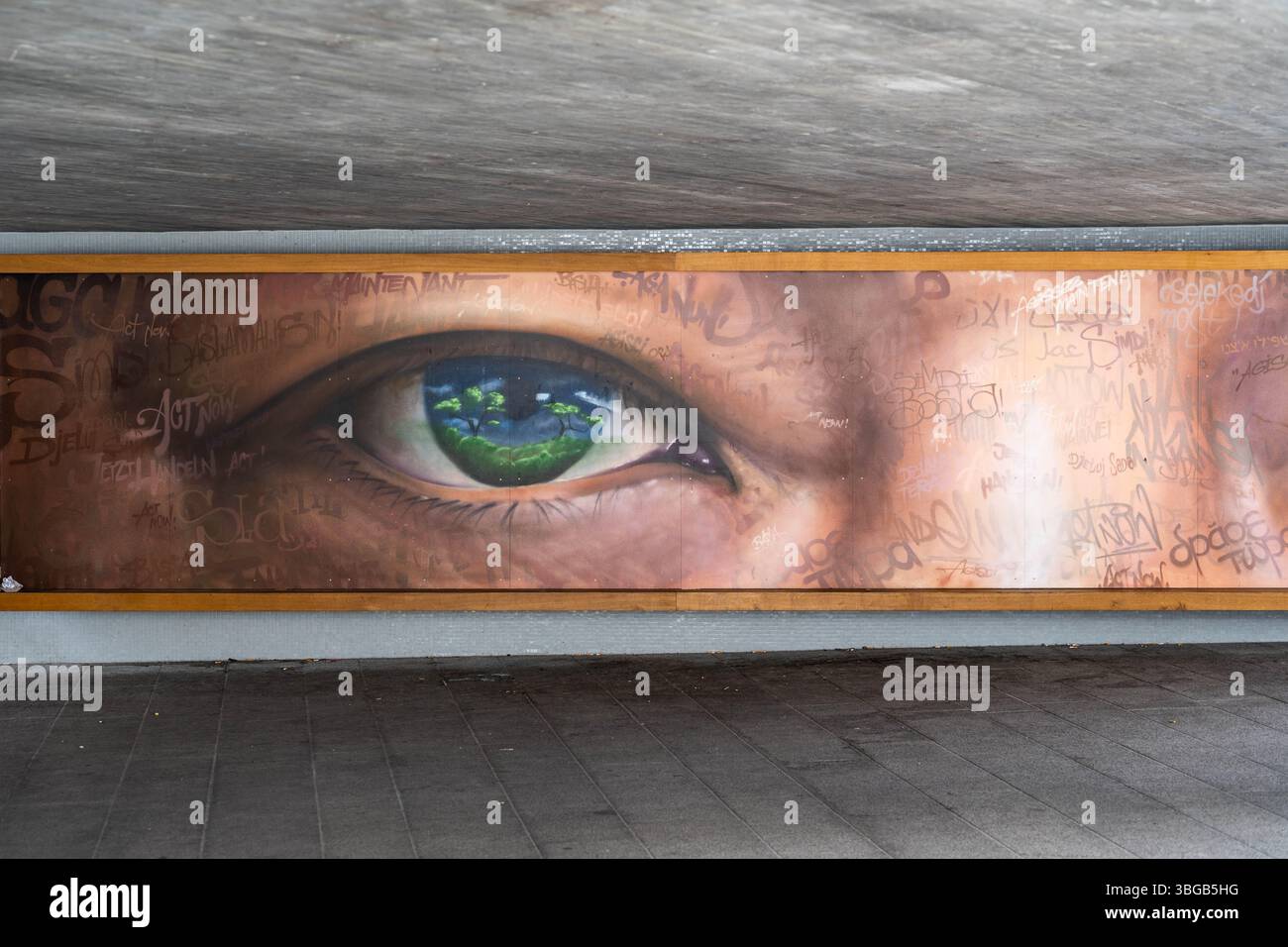Description : Fotografie der Konstanzer Urban Art zum Thema 'Blick in die Zukunft zum Klimawechsel liegt in unserer Verantwortung'. Markstätte, Konsta Banque D'Images