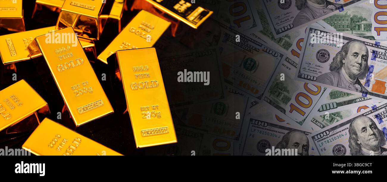 Lingots d'or et billets de banque en dollars américains fond. commerce d'actifs de concept en ligne ou acheter des lingots d'or pour l'investissement Banque D'Images