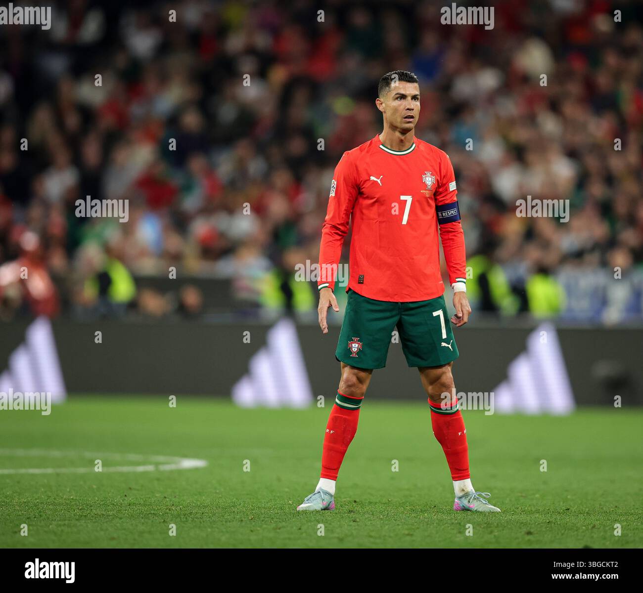 MUNICH, ALLEMAGNE - 04 JUIN : Cristiano Ronaldo du Portugal lors de la demi-finale de l'UEFA Nations League 2025 entre l'Allemagne et le Portugal au Munich Football Arena le 04 juin 2025 à Munich, Allemagne. © diebilderwelt / Alamy Stock Banque D'Images