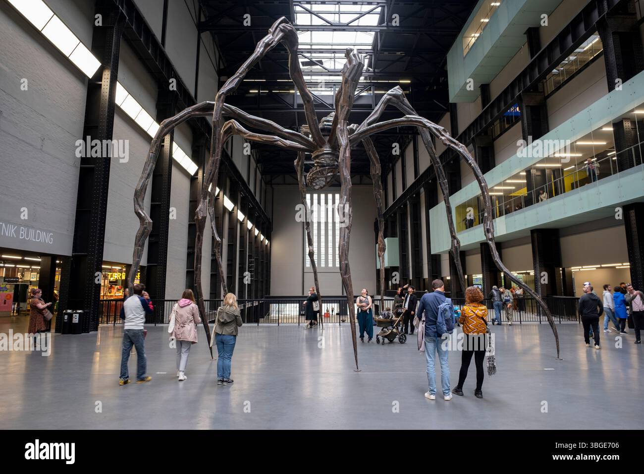 Fontaine Shakespeare rénovée à Leicester Square le 2 juin 2025 à Londres, Royaume-Uni. Banque D'Images