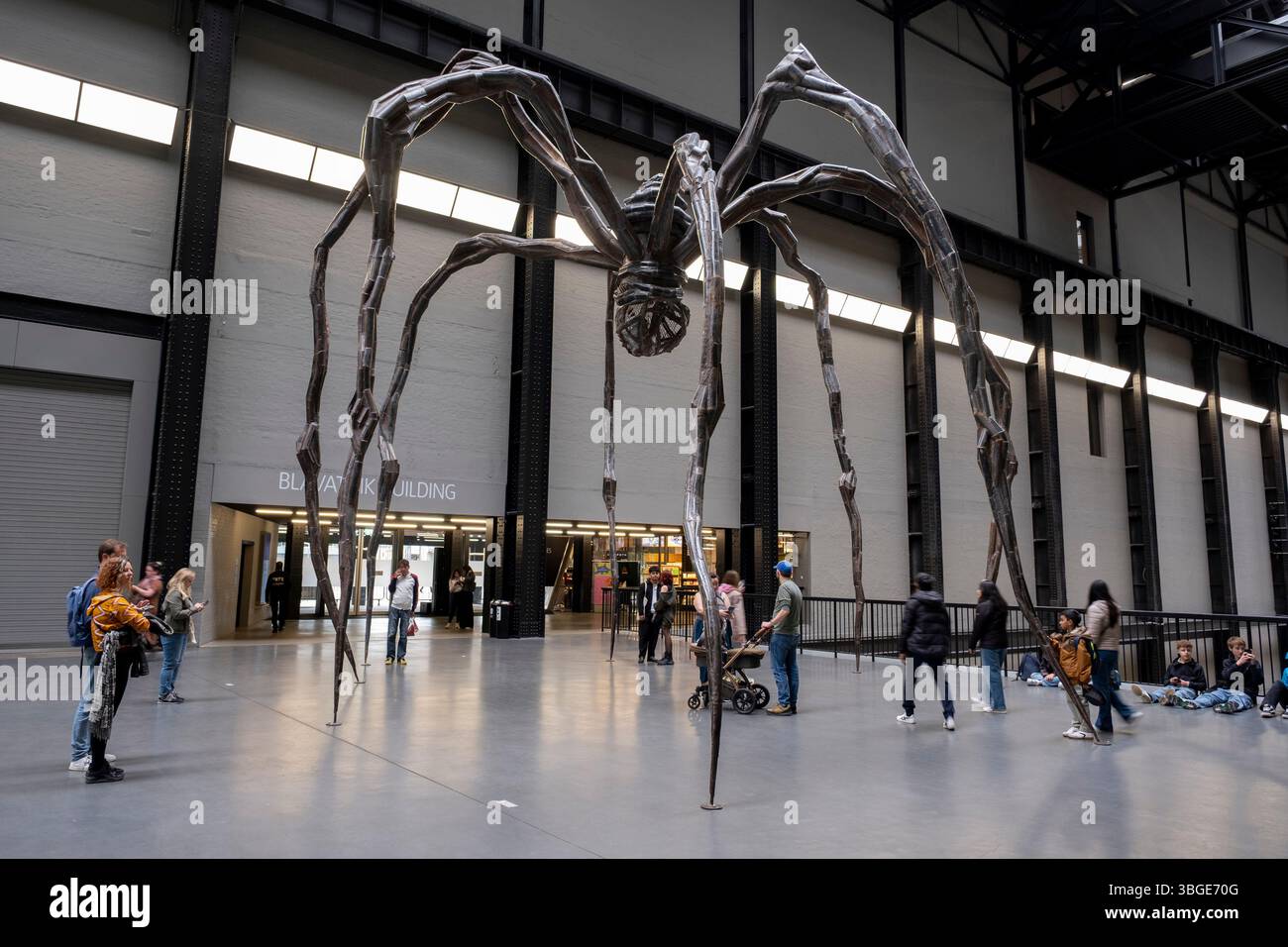 Fontaine Shakespeare rénovée à Leicester Square le 2 juin 2025 à Londres, Royaume-Uni. Banque D'Images