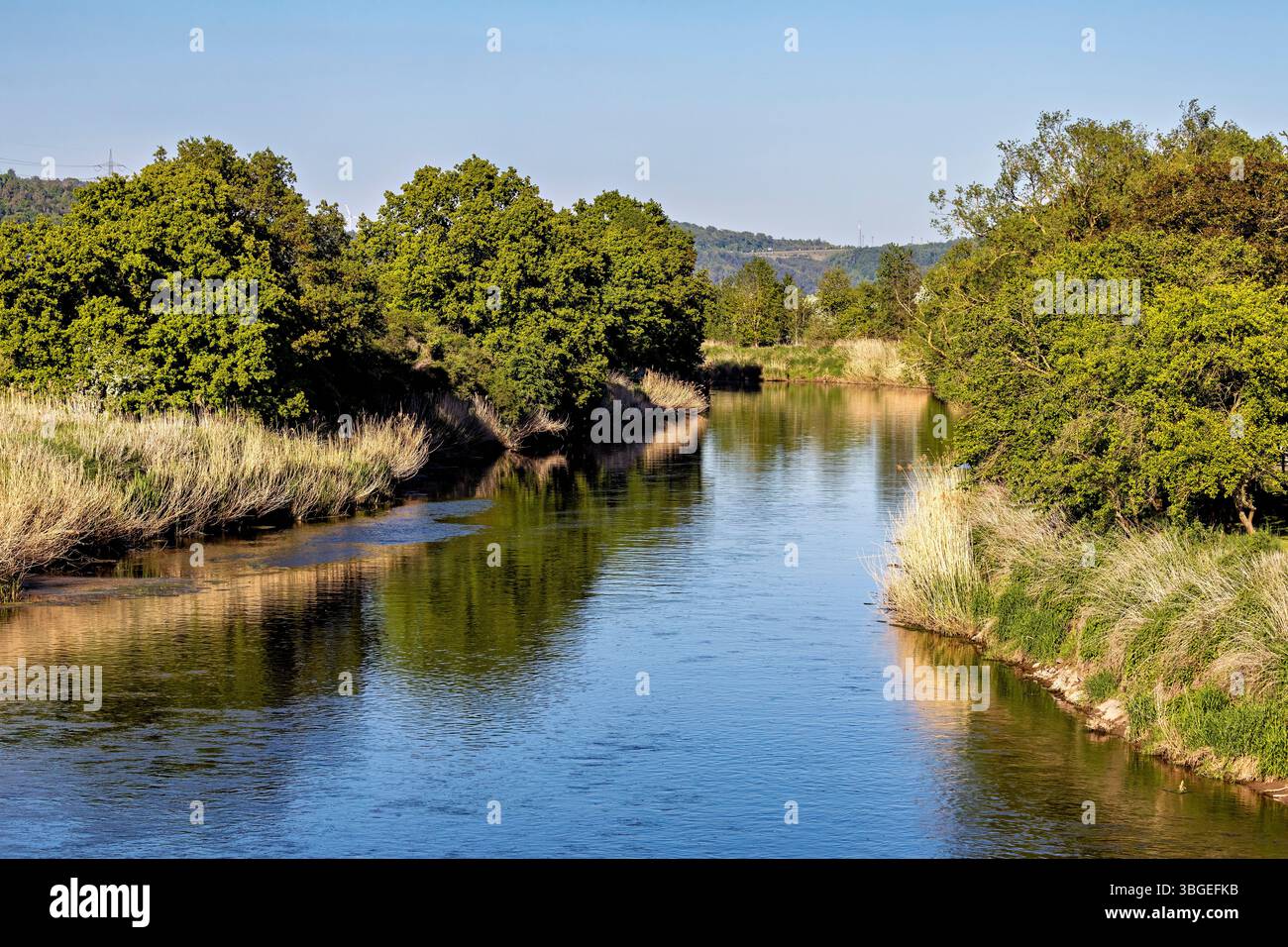 La rivière de Werra dans la vallée de Werra à Herleshausen Banque D'Images
