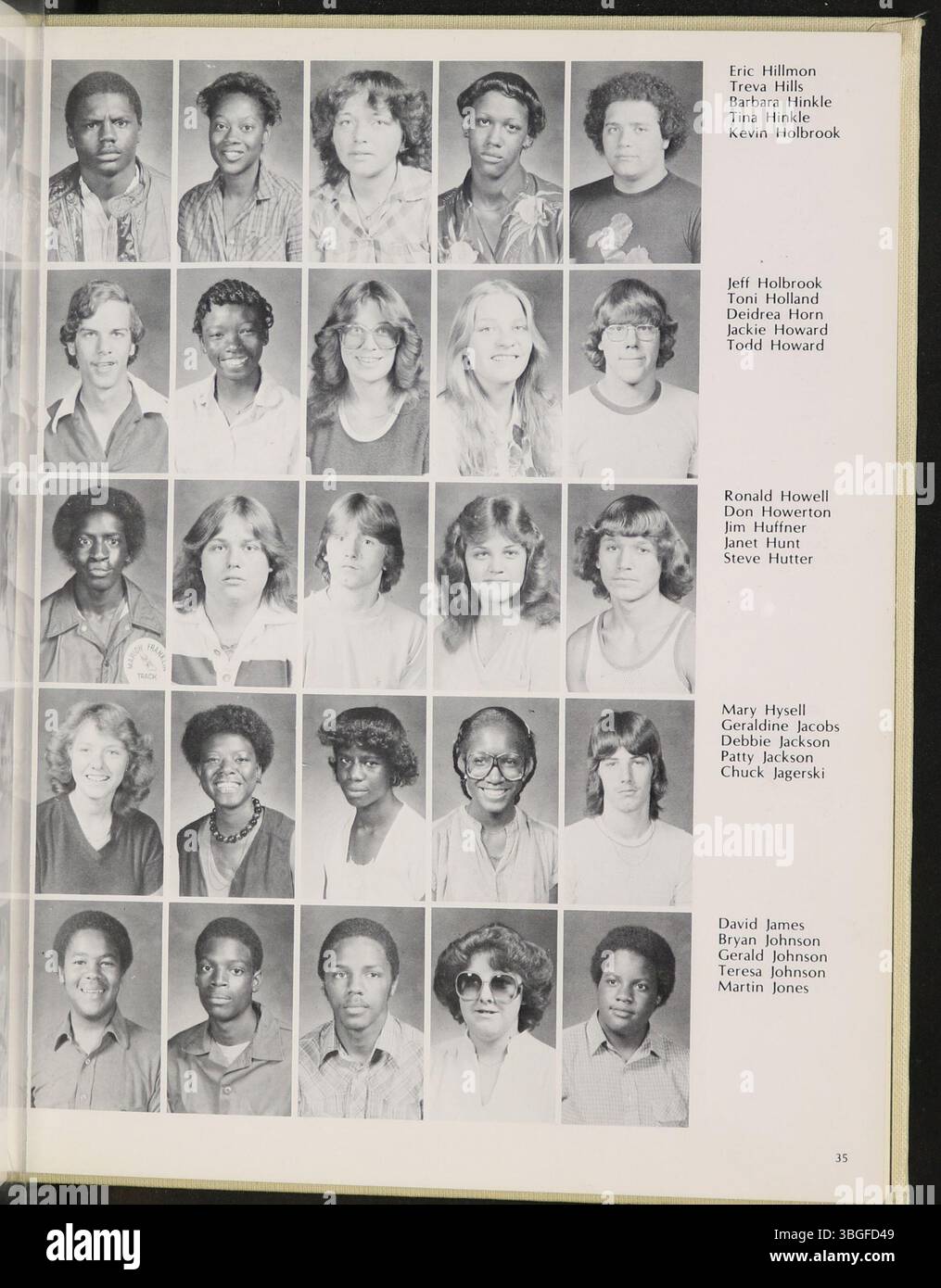 L'annuaire de 1980, Diabolis, de Marion Franklin High School, une école publique située au 1265 Koebel Road, Columbus, Ohio, reflète les activités de l'école et la vie étudiante. Faisant à l'origine partie du Marion Township School District, l'école a ouvert ses portes en 1953, offrant des niveaux de 7 à 12. Banque D'Images