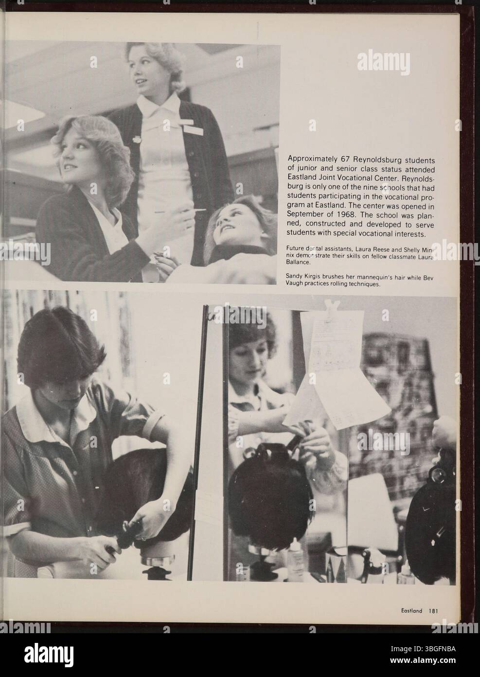 Le lycée de Reynoldsburg a commencé en 1819 avec une cabane en rondins servant de première école dans le canton de Truro. En 1858, une école de briques de deux étages a été construite à Jackson Street et Broadwyn Drive, avec la Reynoldsburg Union Academy formée en 1868. L'Académie a gradué sa première promotion de six étudiants en 1871. Le bâtiment a été rénové en 1925, et le premier annuaire, Reynolian, a été publié en 1943. L'école est maintenant Hannah J. Ashton Middle School. Banque D'Images