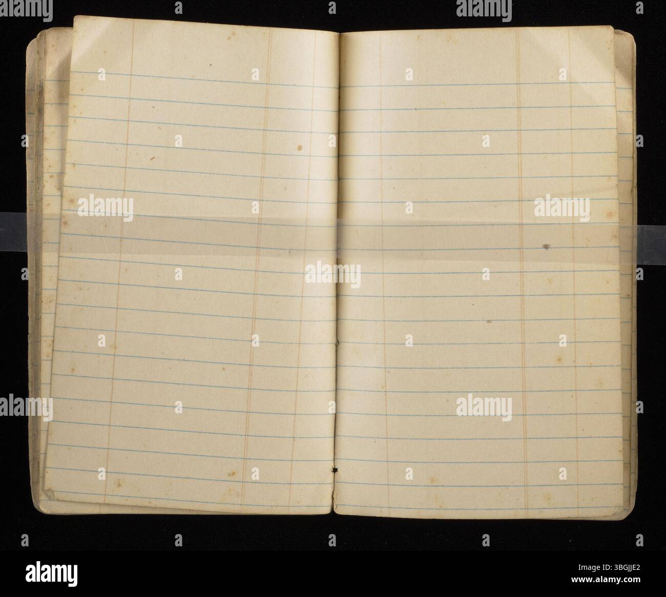Le journal de Thomas G. Angell, du 2 mai au 22 octobre 1864, donne un aperçu de ses 100 jours de service dans la Garde nationale pendant la guerre de Sécession. Le journal de poche relié au cuir comprend également des remèdes pour chevaux, reflétant sa connaissance pratique des soins aux animaux. Banque D'Images