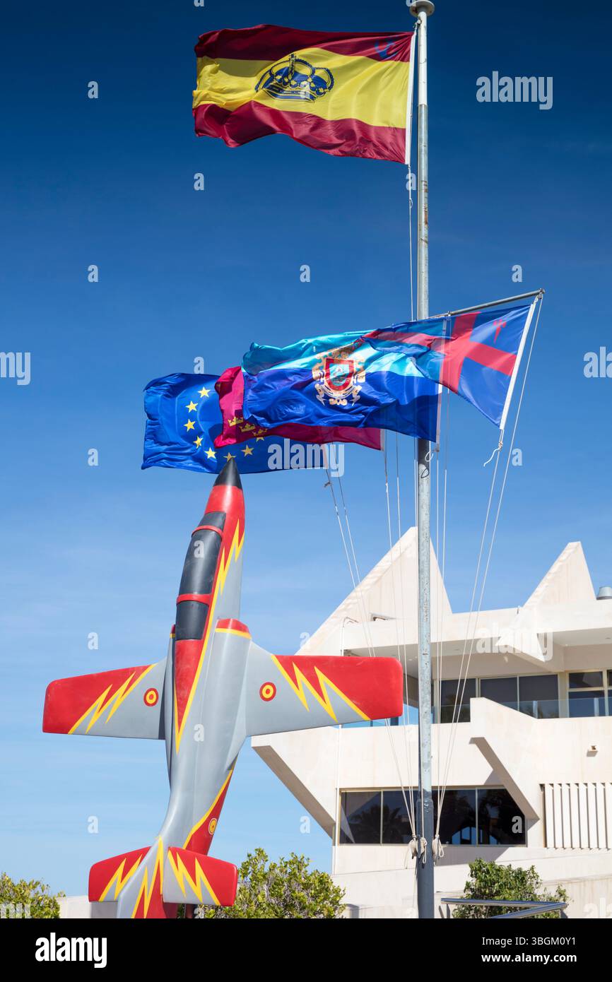 Club Nautico, Festival Aereo San Javier, spectacle aérien, drapeaux, Santiago de la Ribera, Mar Menor, région autonome de Murcie, Espagne, Banque D'Images