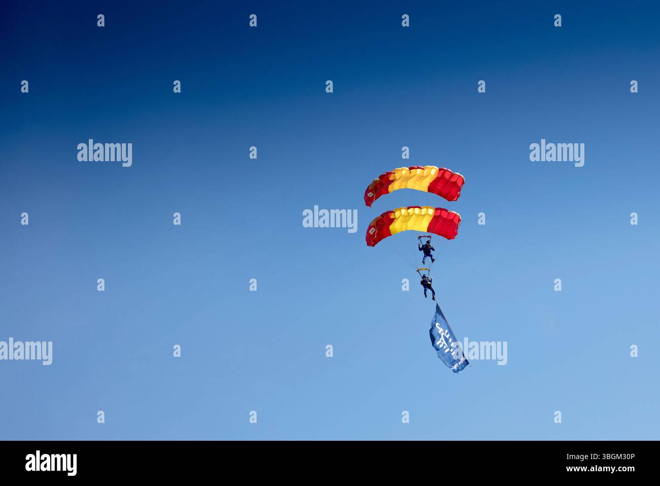 Festival Aereo San Javier, spectacle aérien, parachutistes, voltige, Santiago de la Ribera, Mar Menor, région autonome de Murcie, Espagne, Banque D'Images