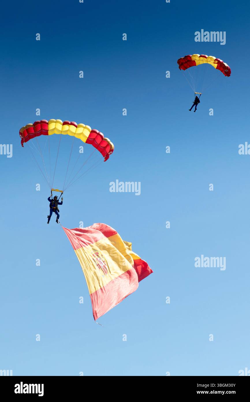 Festival Aereo San Javier, spectacle aérien, parachutistes, voltige, Santiago de la Ribera, Mar Menor, région autonome de Murcie, Espagne, Banque D'Images