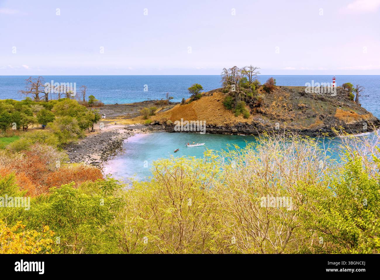 Lagoa Azul avec baobabs sur la côte nord de l'île de Sao Tomé en Afrique de l'Ouest Banque D'Images