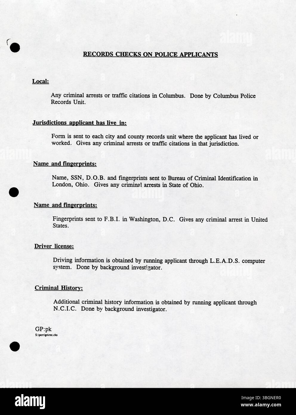 Le rapport Huff de 1996 sur la dotation policière de Columbus offre une analyse exhaustive de la façon dont la dotation policière influe sur la sécurité communautaire. Il décrit les points de vue des dirigeants de quartier sur l'amélioration de l'efficacité de la police et suggère des stratégies pour améliorer la sécurité par un engagement accru et des services de police proactifs. Banque D'Images