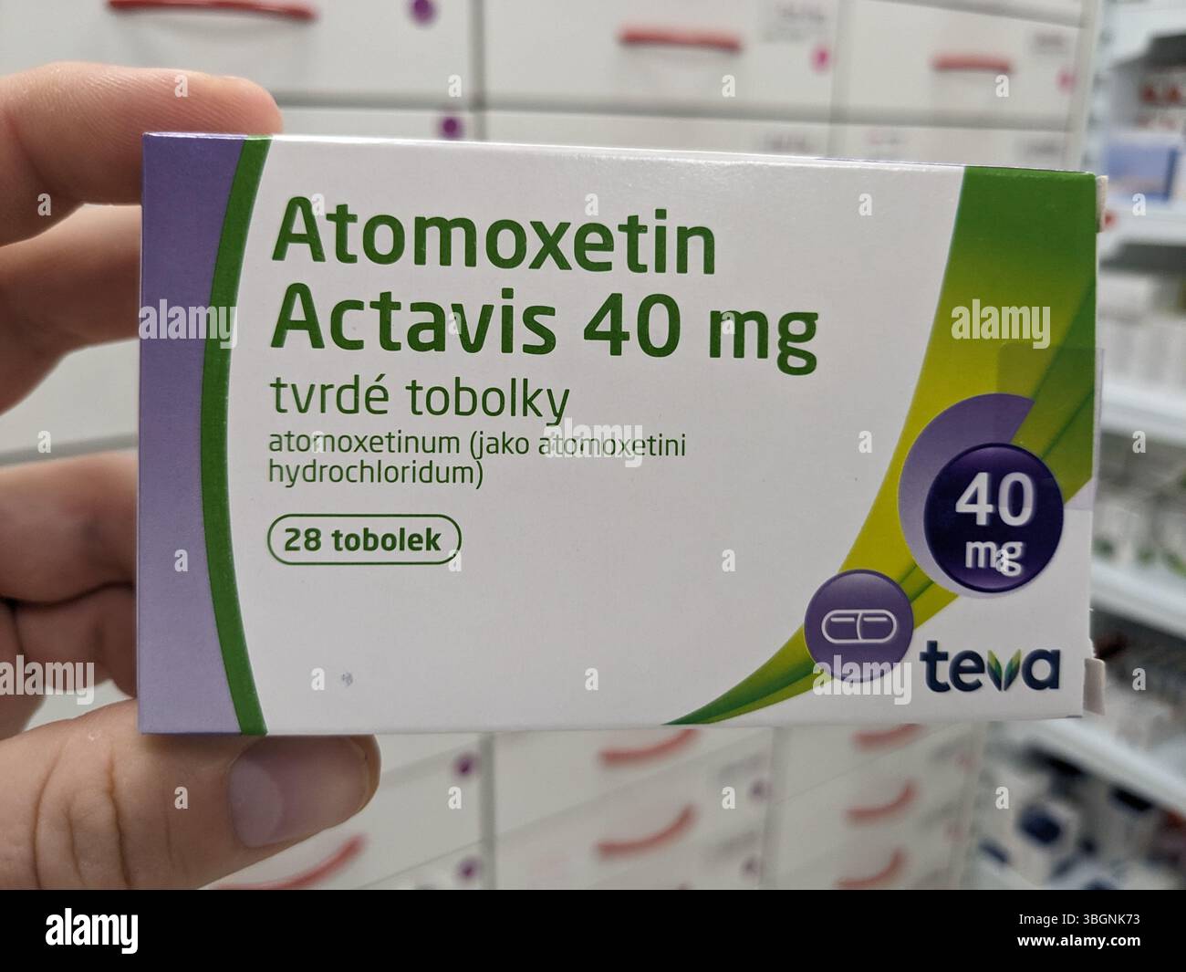 Prague, République tchèque-9 juillet 2024 : Atomoxetin Actavis boîte de médicament avec Atomoxetine substance active de Mylan, utilisé pour le traitement du TDAH, atten Banque D'Images