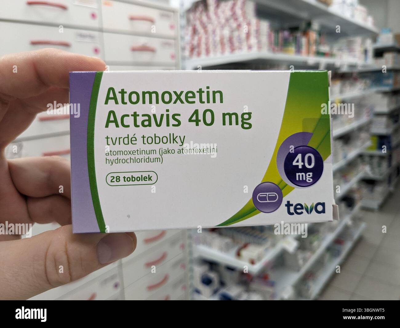 Prague, République tchèque-9 juillet 2024 : Atomoxetin Actavis boîte de médicament avec Atomoxetine substance active de Mylan, utilisé pour le traitement du TDAH, atten Banque D'Images