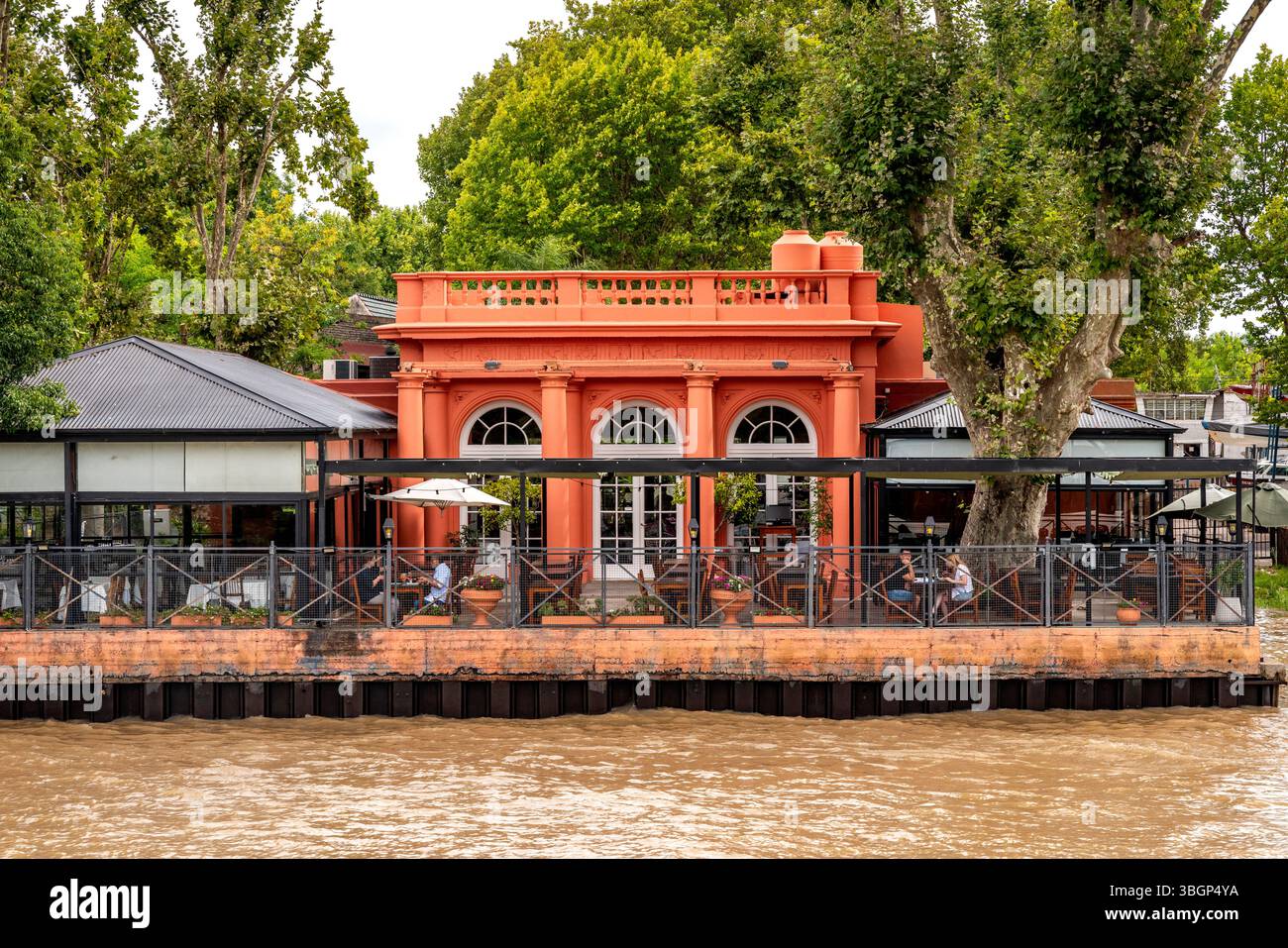 Riverside Café/Restaurant, Tigre, Province de Buenos Aires, Argentine. Banque D'Images