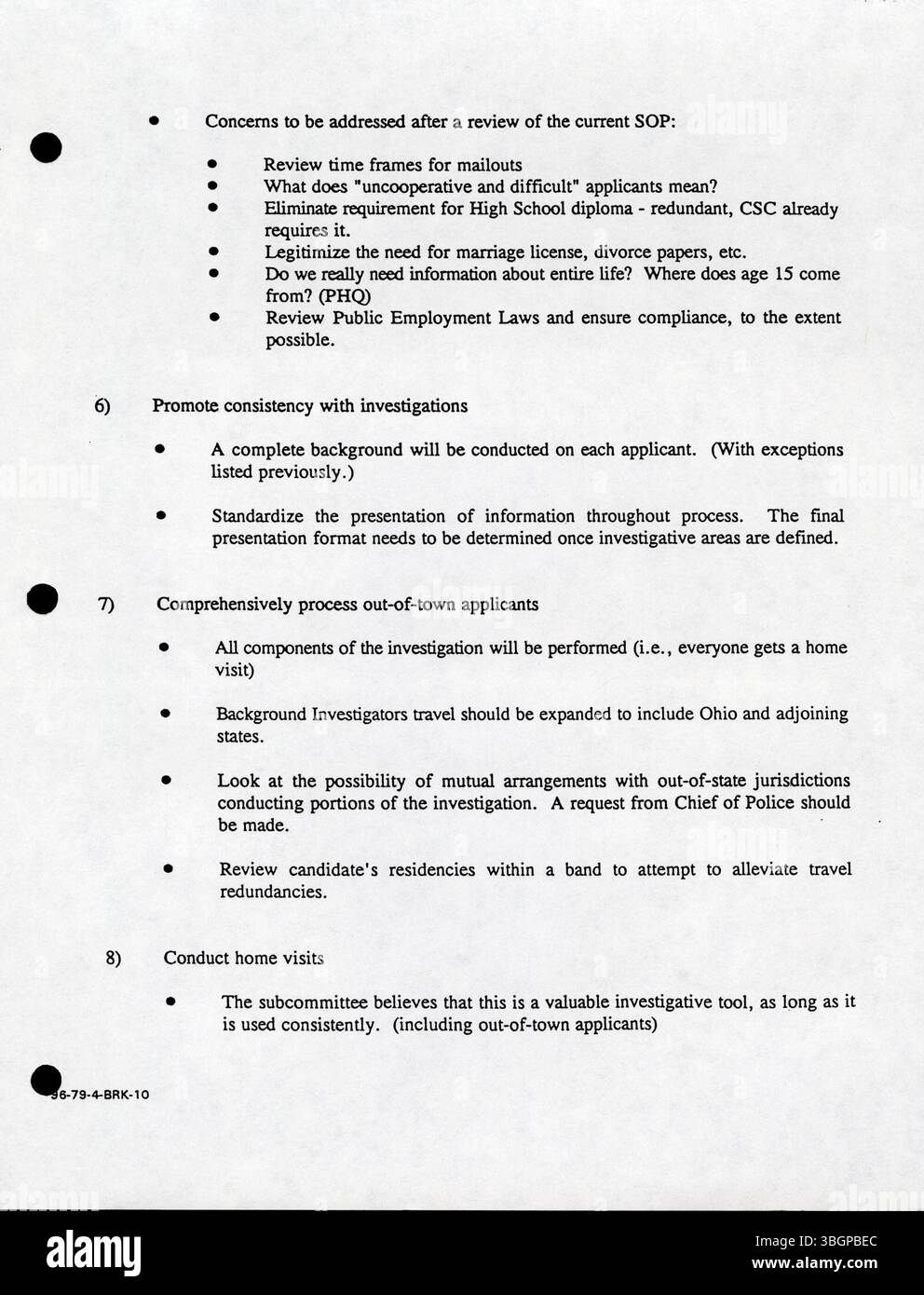 Le rapport Huff de 1996 comprend des constatations relatives aux niveaux de dotation en personnel de la police de Columbus et aux répercussions sur la sécurité communautaire. Il met l'accent sur l'intégration de la rétroaction des dirigeants locaux afin d'améliorer les stratégies de maintien de l'ordre. Banque D'Images