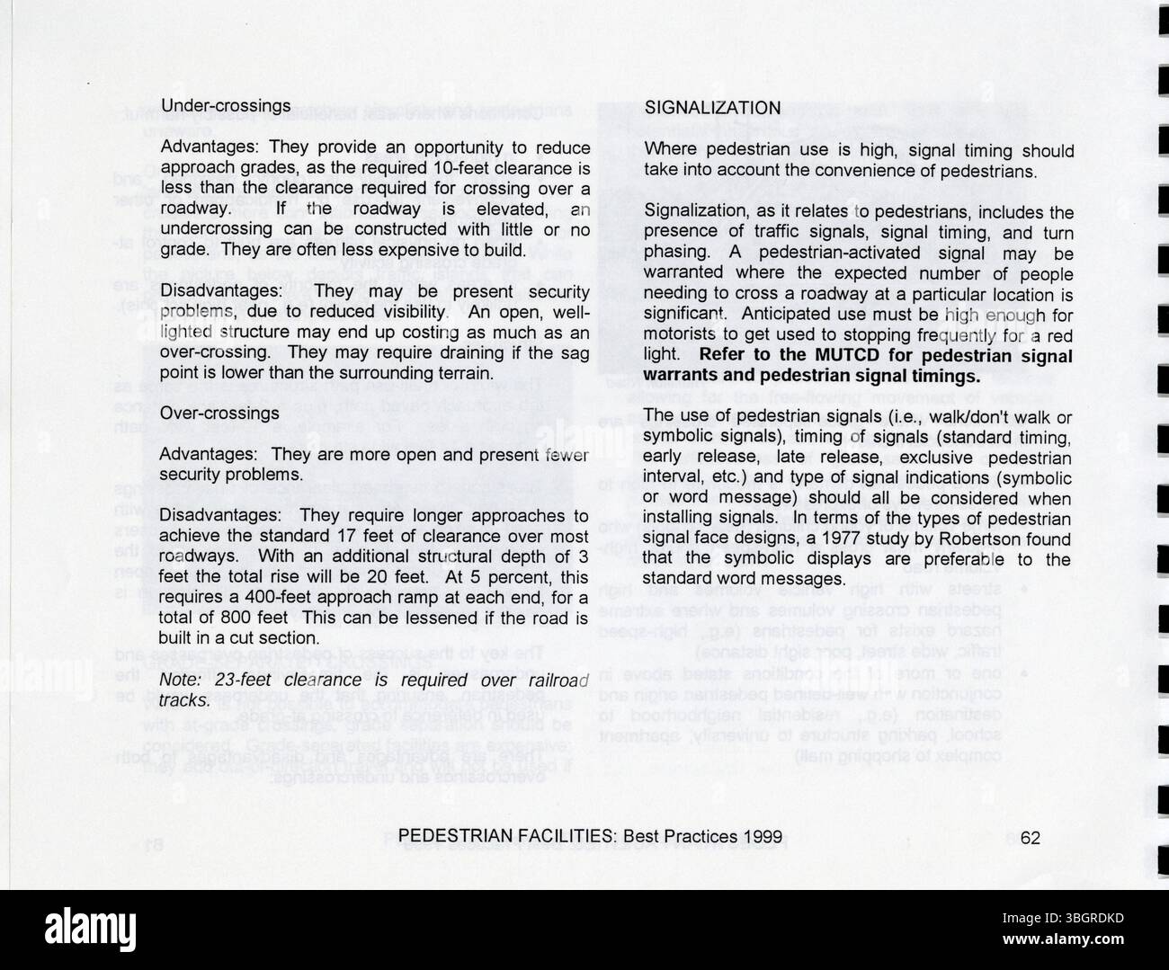 Le guide de 1999 « installations piétonnes : meilleures pratiques » compile les meilleures pratiques nationales pour aider les collectivités à améliorer les infrastructures piétonnes. Il offre des solutions pratiques pour combler les lacunes des programmes piétons existants et en planifier de nouveaux. Banque D'Images