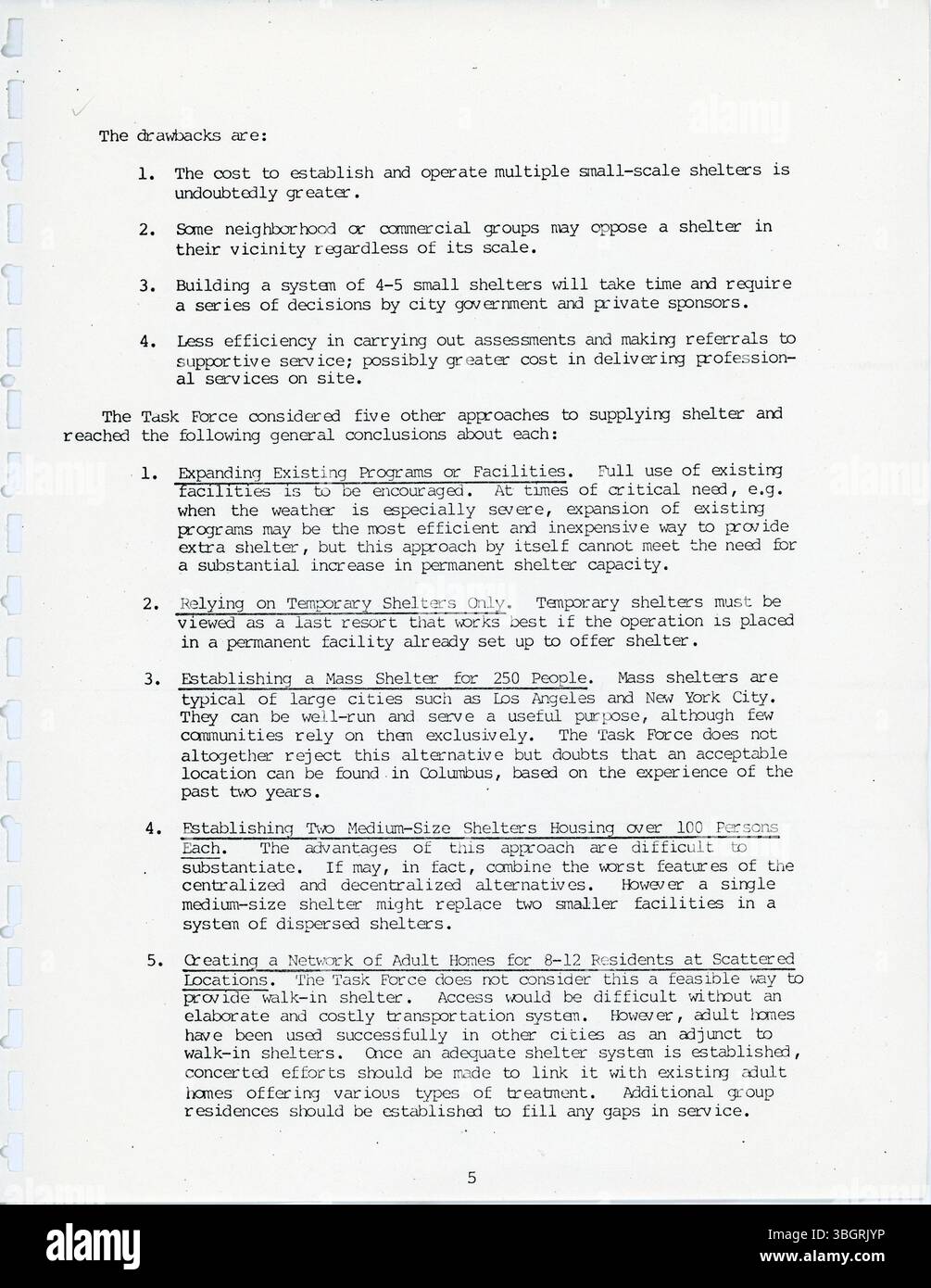 Le rapport de 1983 du Groupe de travail sur le logement préparé par la Commission métropolitaine des services sociaux a décrit l'ampleur de l'itinérance à Columbus, fournissant des données et des recommandations pour répondre aux besoins en matière de logement. Banque D'Images