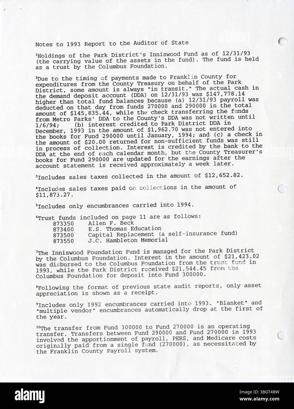 Cette page du rapport financier annuel 1993 du Metropolitan Park District décrit les recettes et les dépenses du district. Metro Parks continue de fonctionner de manière indépendante en tant que subdivision politique de l'Ohio, assurant une gestion financière responsable et la conservation des ressources naturelles. Banque D'Images
