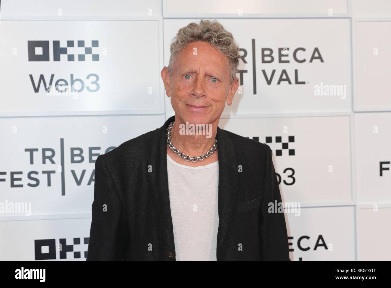 NEW YORK, NEW YORK - 05 JUIN : Martin Gore assiste à la première mondiale de Depeche mode : M lors du Tribeca Festival 2025. L’événement s’est déroulé au BMCC Theater et a comporté une projection emballée suivie d’une séance de questions-Réponses, attirant les fans et les mélomanes désireux de célébrer le voyage cinématographique du groupe légendaire. (Photo : Giada Papini Rampelotto/EuropaNewswire). Banque D'Images
