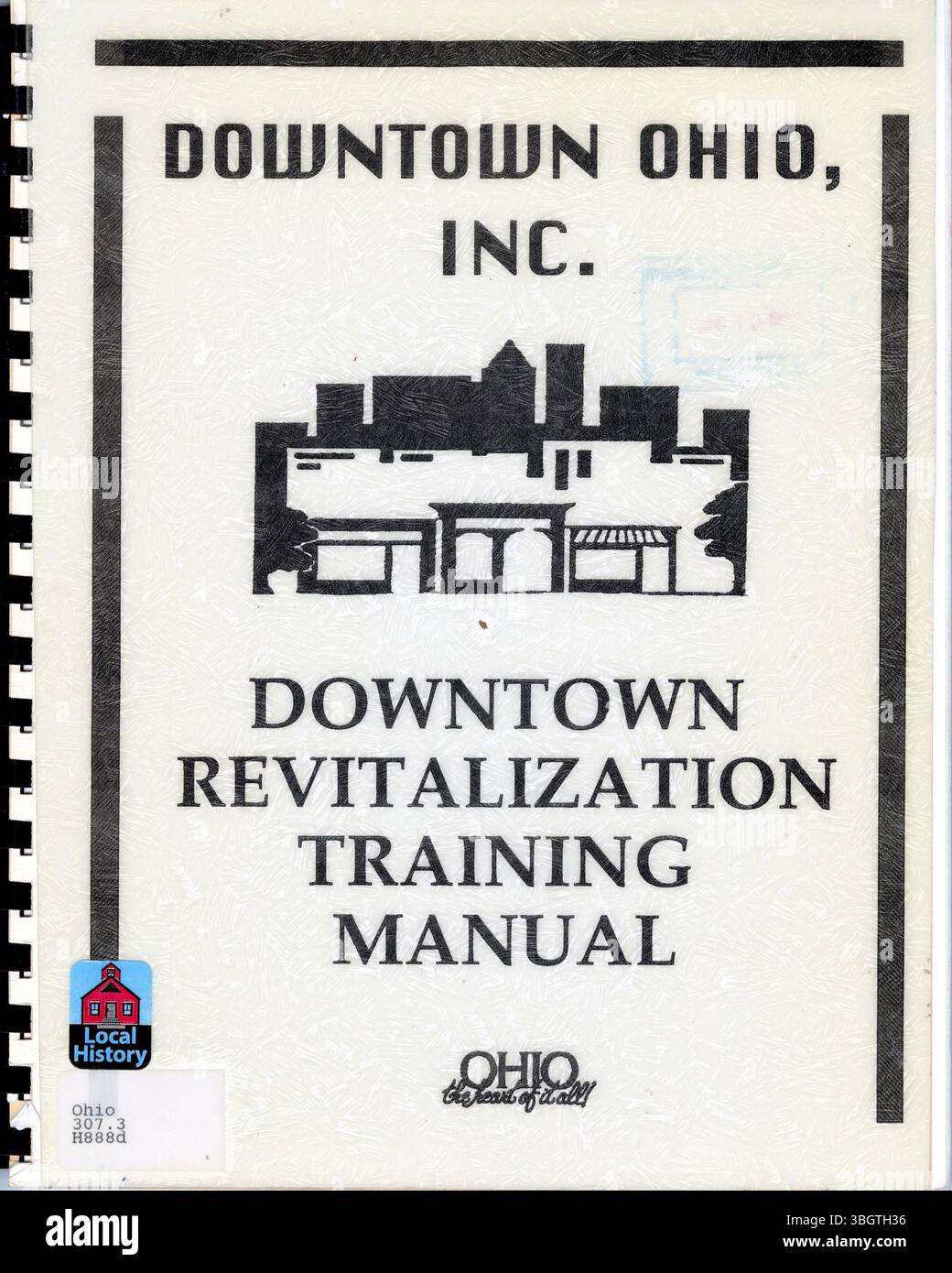 Ce manuel de 1997 fournit des instructions détaillées sur la planification et le financement des projets de revitalisation du centre-ville, en mettant l'accent sur la participation communautaire, le développement des infrastructures et la durabilité économique. Banque D'Images
