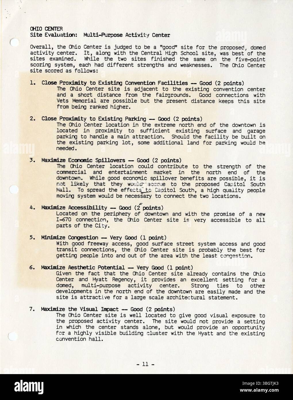 Ce rapport de 1985 fournit une analyse comparative de six sites envisagés pour un centre d'activités polyvalent en forme de dôme dans le comté de Franklin. Les sites sont évalués en fonction d'un ensemble de critères qui comprennent l'accessibilité, l'utilisation des terres et le potentiel de développement. Les sites Central High School et Ohio Center reçoivent les meilleurs scores, ce qui suggère leur adéquation pour le projet. Banque D'Images