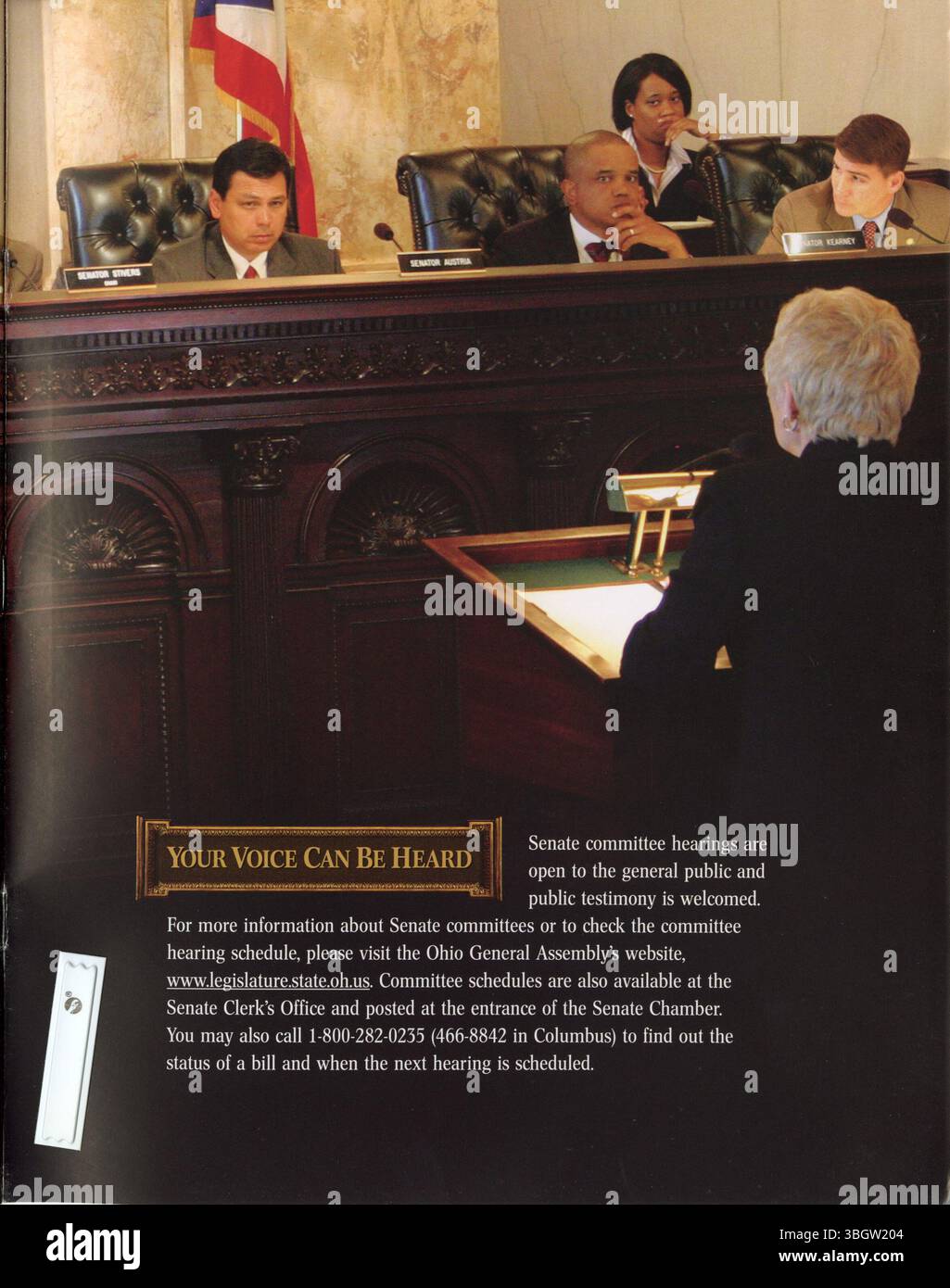 Ce document, créé pour la 127e Assemblée générale du Sénat de l'Ohio (2007-2008), donne un aperçu de la façon dont les citoyens peuvent participer au processus législatif. Il comprend une liste des sénateurs et de leurs districts afin de promouvoir une meilleure compréhension de la gouvernance de l'État et des activités législatives. Banque D'Images