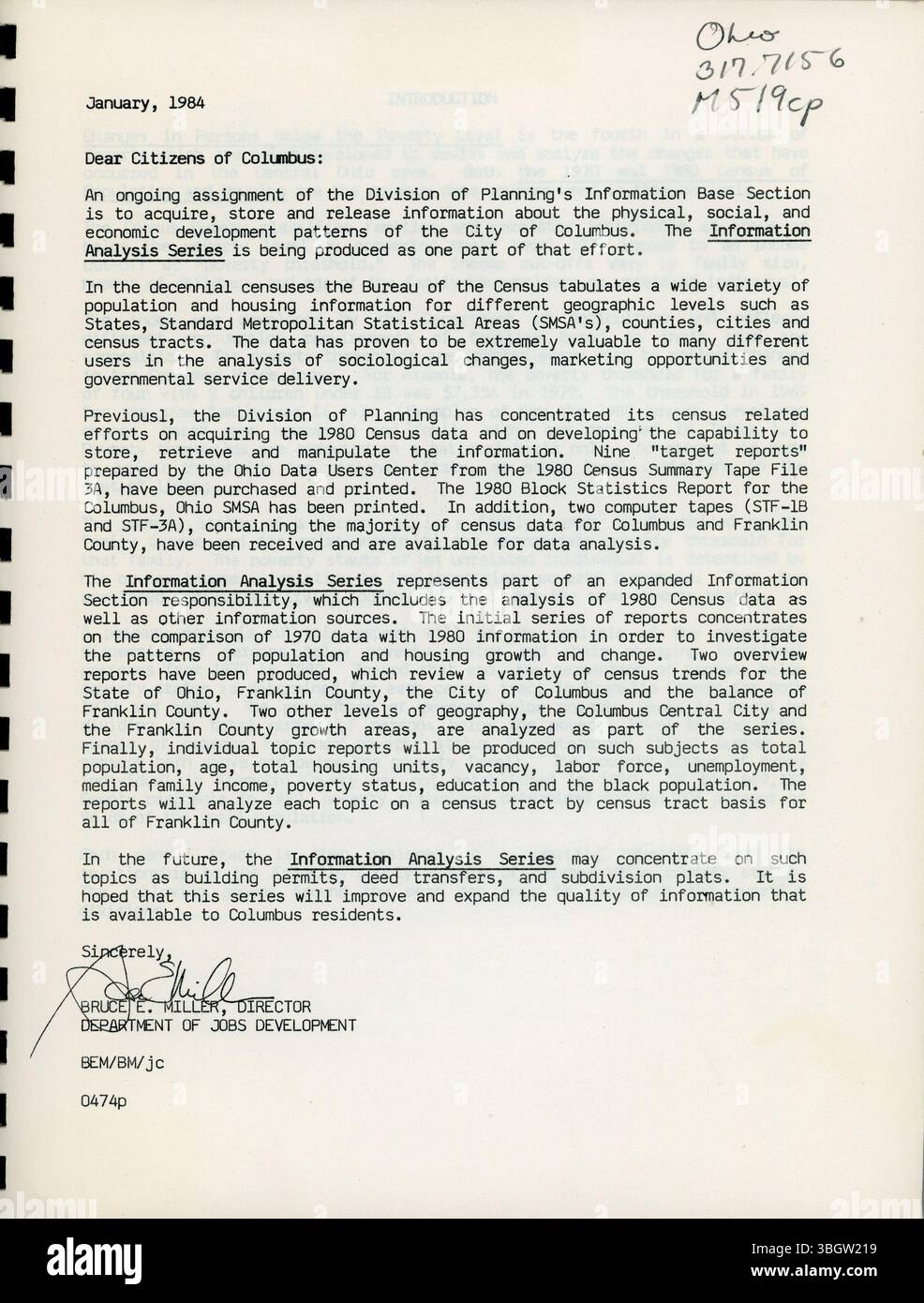 Le rapport de 1984 sur l'évolution des personnes vivant en dessous du seuil de pauvreté passe en revue les changements démographiques dans le centre de l'Ohio entre 1970 et 1980, sur la base des données du recensement de la population et du logement de 1970 et 1980. Le rapport analyse les tendances et les caractéristiques de la pauvreté dans la région au cours de cette période. Banque D'Images