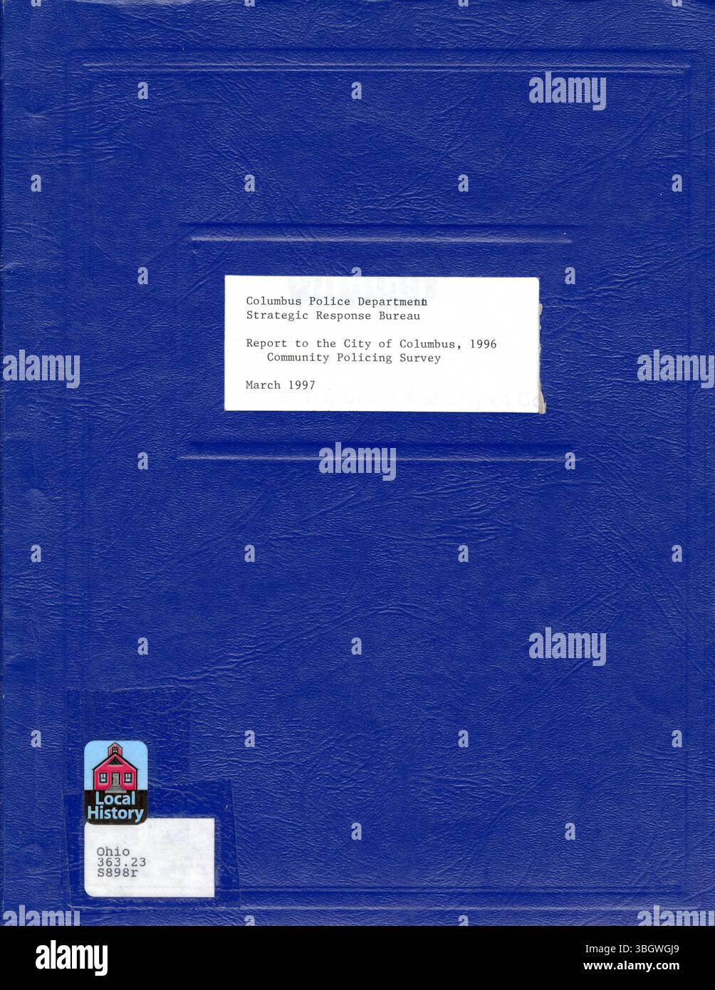 En 1996, la ville de Columbus a mis en œuvre un programme de services de police communautaire sous l'égide du Bureau d'intervention stratégique (SRB). Cette approche hybride combine les forces de l'ordre traditionnelles avec des méthodes proactives et préventives. Les fonds du programme provenaient du bureau du procureur général des États-Unis. Les évaluations, y compris les sondages d'opinion publique, aident à évaluer les relations entre la police et la collectivité et l'efficacité du programme. Banque D'Images