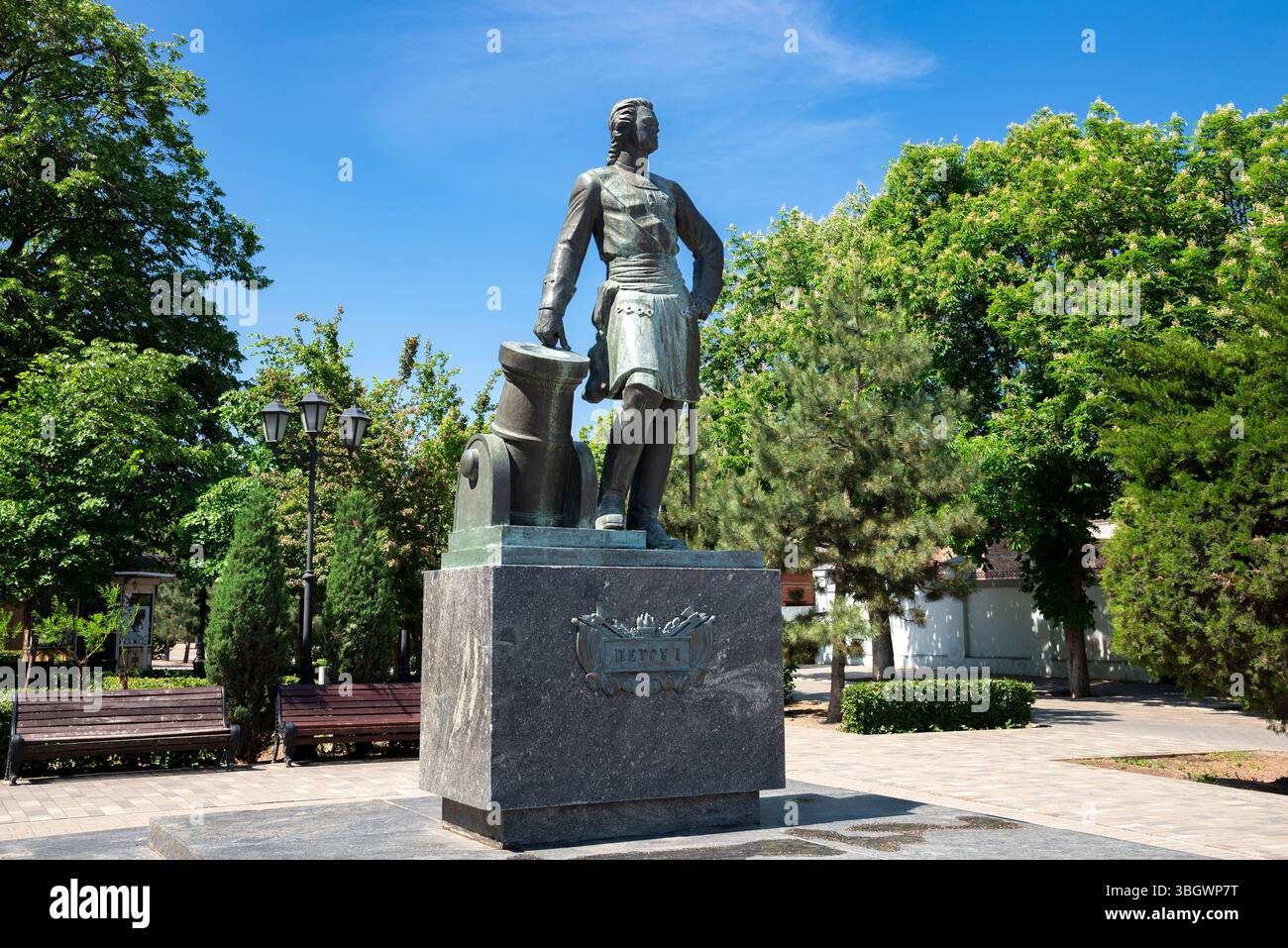 AZOV, RUSSIE - 21 MAI 2025 : Monument à l'empereur Pierre le Grand. Azov, région de Rostov, Banque D'Images