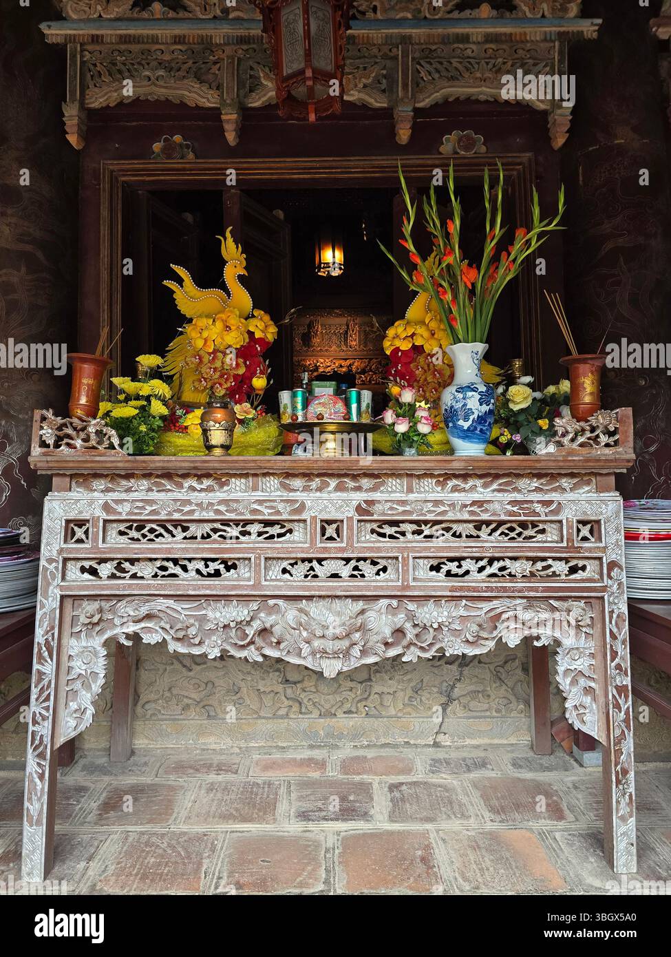 Ninh Bình, Vietnam - 10 octobre 2024 : le temple du roi Dinh Tien Hoang Hoa lu, Ninh Binh, Vietnam - Image de stock capturée avec un smartphone
