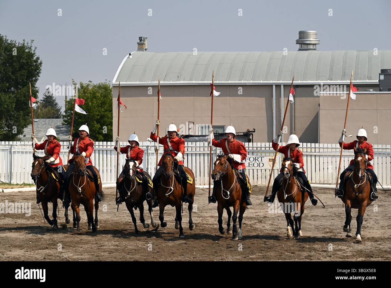 À Fort Macleod, dans le sud de l'Alberta, le spectacle de la Gendarmerie royale du Canada est spectaculaire. Banque D'Images