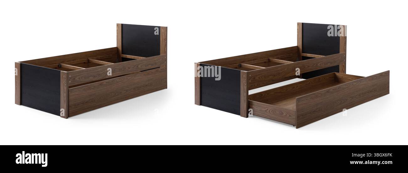 Ensemble de lit d'enfant en bois isolé sur fond blanc. Lit d'adolescent isolé sur fond blanc. Banque D'Images