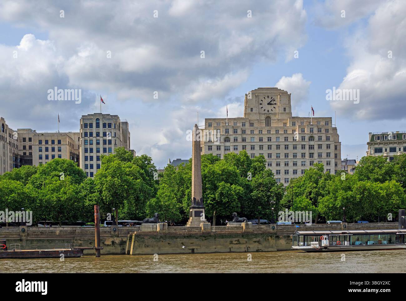 Bâtiment MI5, Londres. Thames House est un bâtiment classé Grade II à Westminster, il a été conçu par Sir Frank Baines. Il est utilisé pour National Banque D'Images