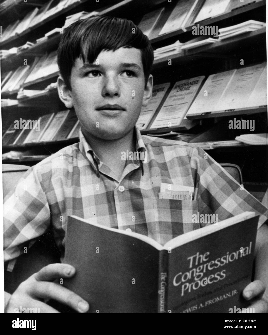 Pas du genre à perdre des vacances d'été sur les loisirs, Mark Scott, suit 3 cours collégiaux cet été, en statistique, en science politique et en psychologie. 19 juillet 1969 Banque D'Images