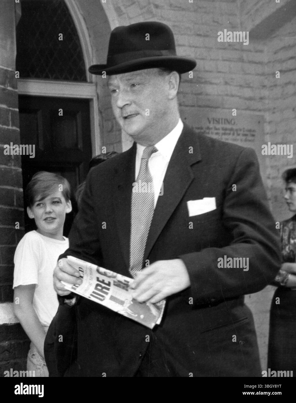 L'inspecteur Munsey quitte l'hôpital Saint Stephen après avoir rendu visite à Guenther Fritz Erwin Podola qui est détenu pour interrogatoire dans le cadre d'enquêtes sur la fusillade du sergent-détective Raymond Purdy. 17 juillet 1959 Banque D'Images