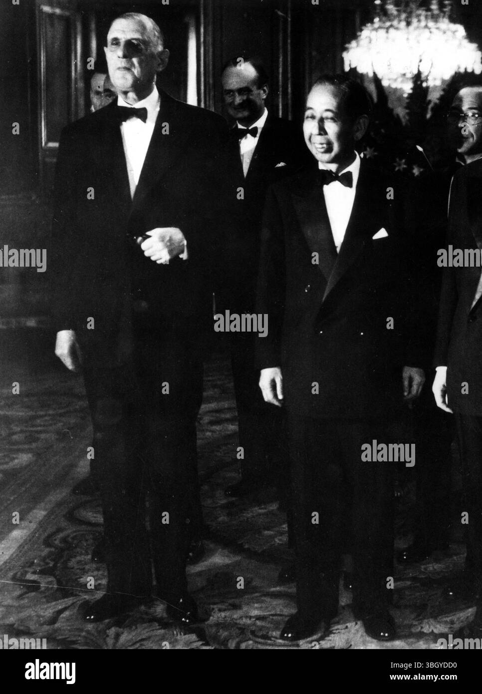 Le premier ministre japonais Nobusuke Kishi avec le général Charles de Gaulle. 23 juillet 1959 Banque D'Images
