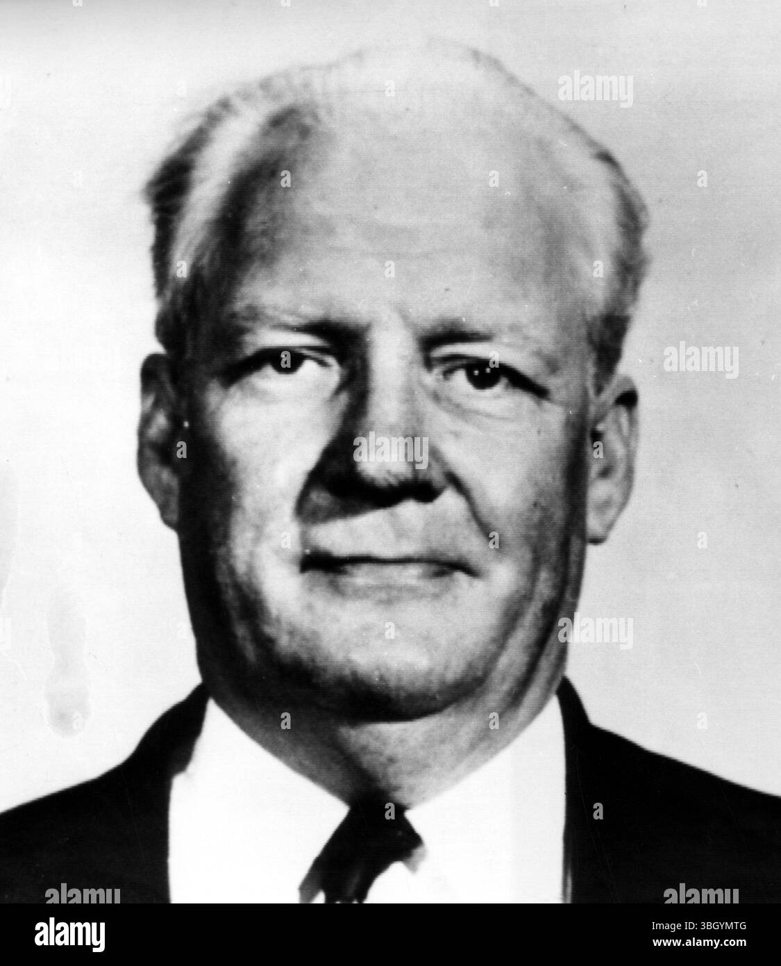 William T Comer , un employé civil de l'arsenal Redstone à Huntsville, en Alabama, a été retrouvé mort dans un bureau du Pentagone. A . pistolet de calibre 38 a été trouvé près du corps . Les autorités ont dit que c'était un cas de suicide Banque D'Images