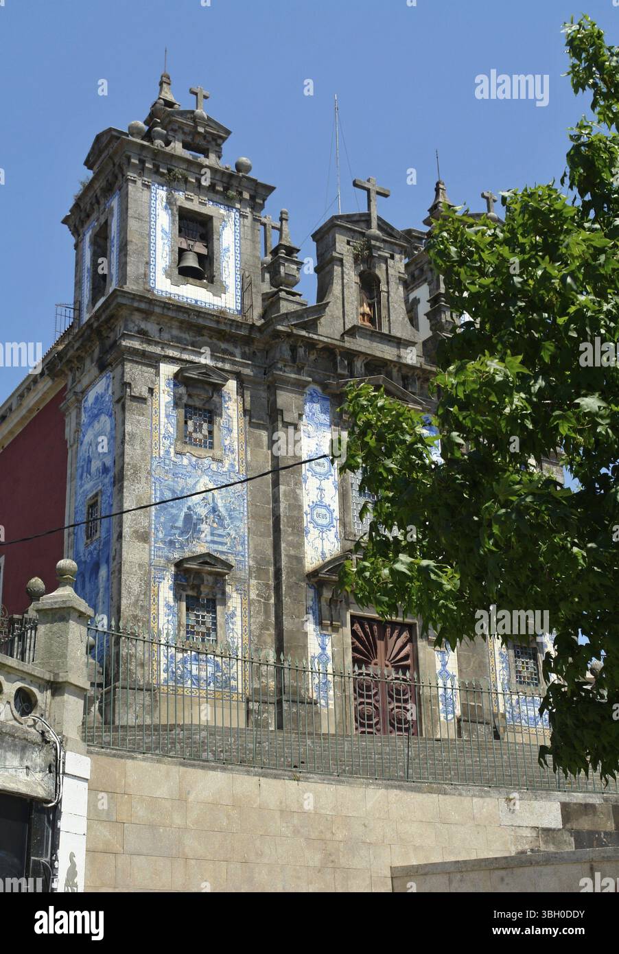 Très belle église baroque carrelée à Porto Banque D'Images